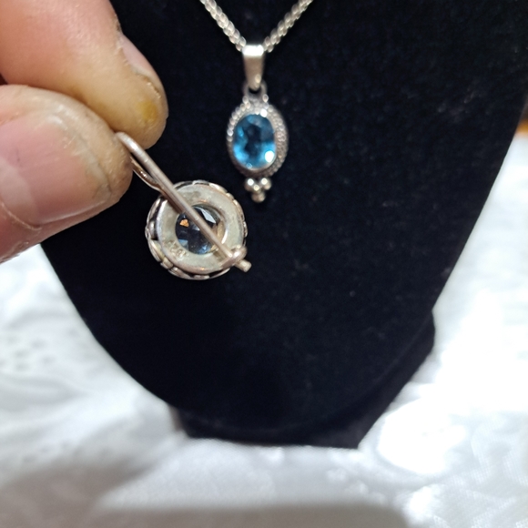 Vintage Sterling Silver genuine Aquamarine 20" necklace and earrings set - Picture 6 of 11